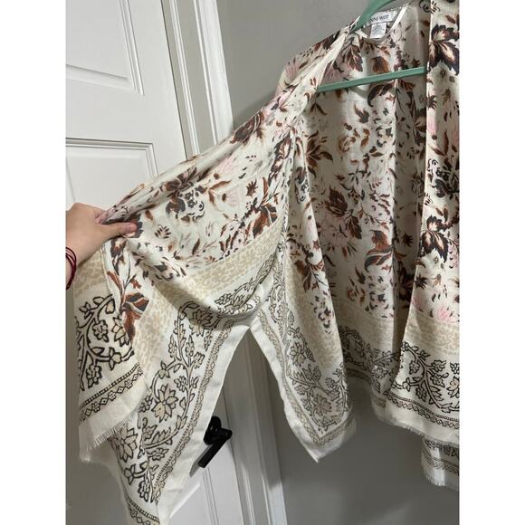 🔴Nine West Floral Bohemian Scarves & Wraps‎ one size - Picture 2 of 5